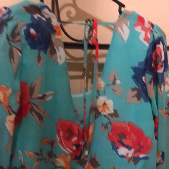 Floral beaded tunic size medium - Picture 4 of 4